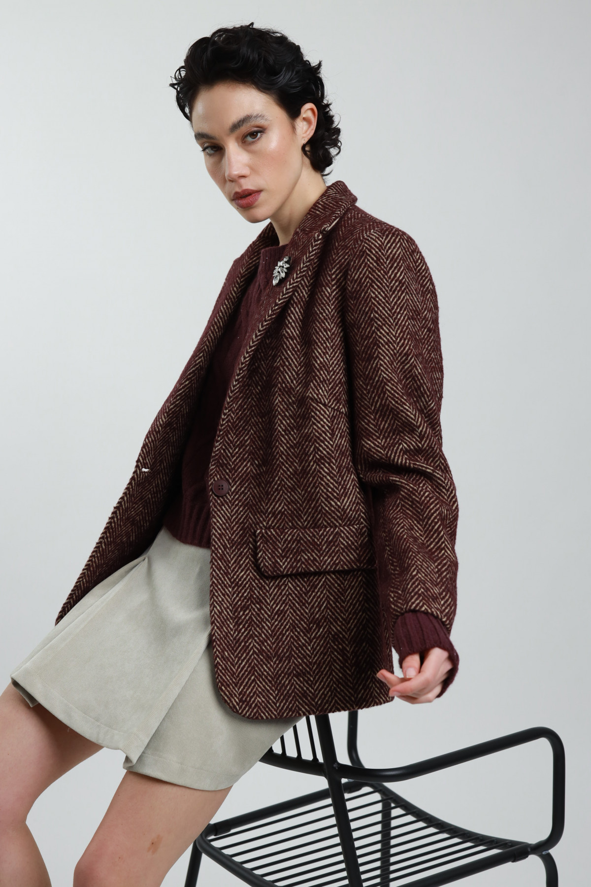Blazer Spigato con Spilla