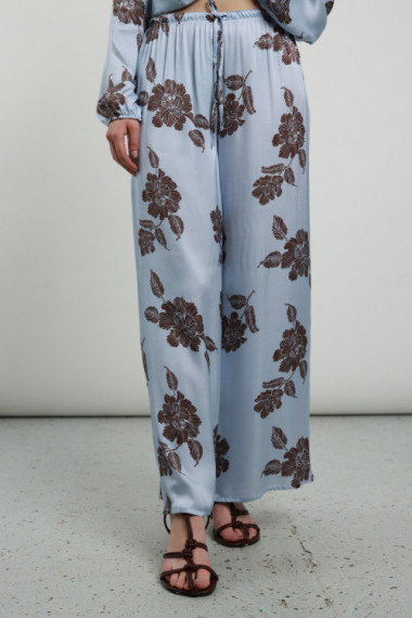 Pants drawbed