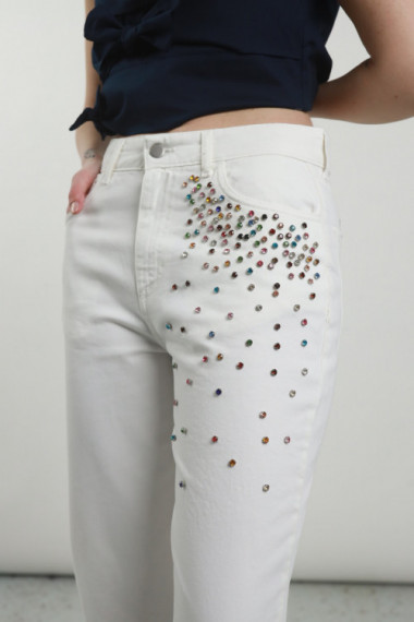 Jeans with rhinestones