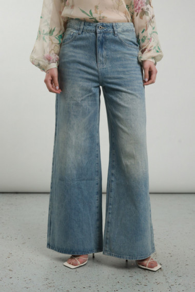 Jeans über Dritta Gamba