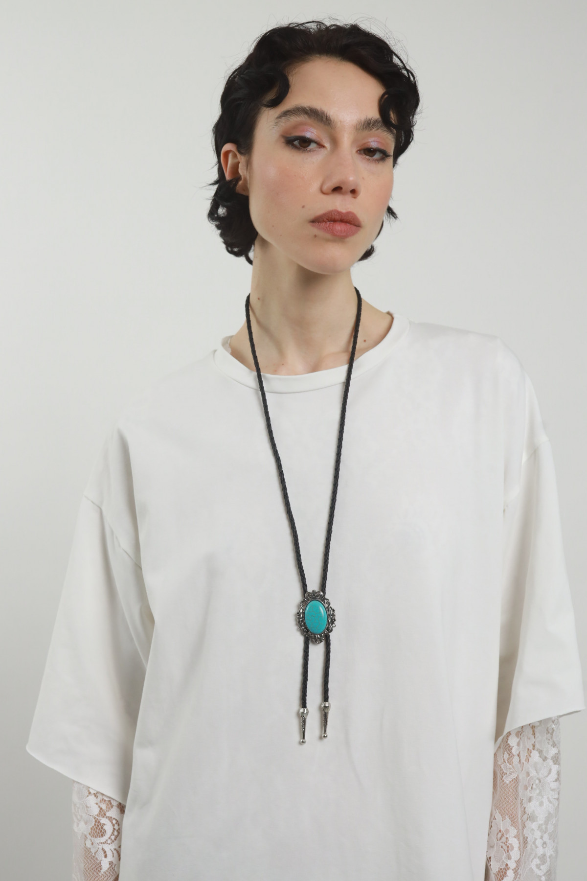 Kleid mit Halskette