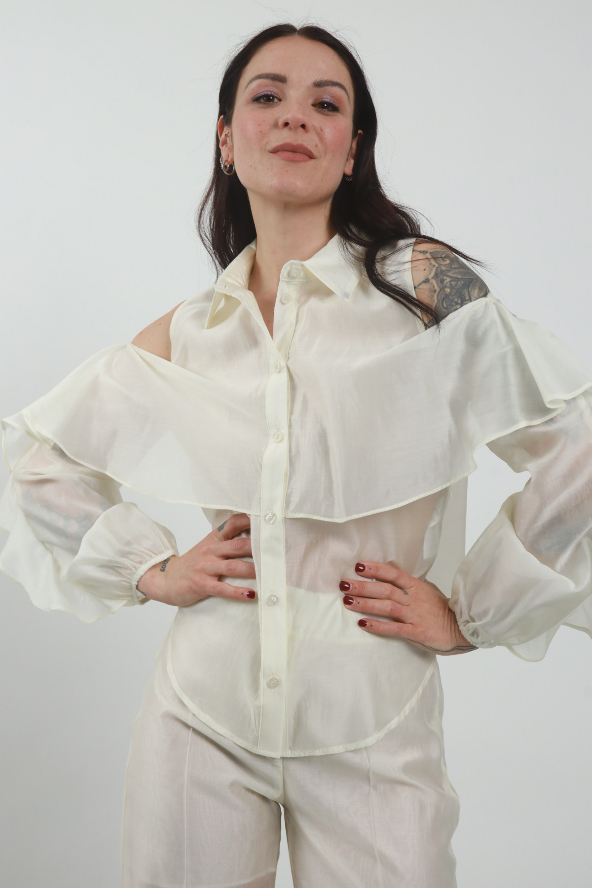 Cut-out shirt with Rouches