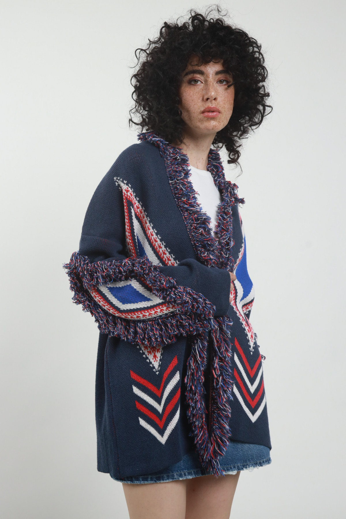 Fantasy -Strickjacke mit Fransen