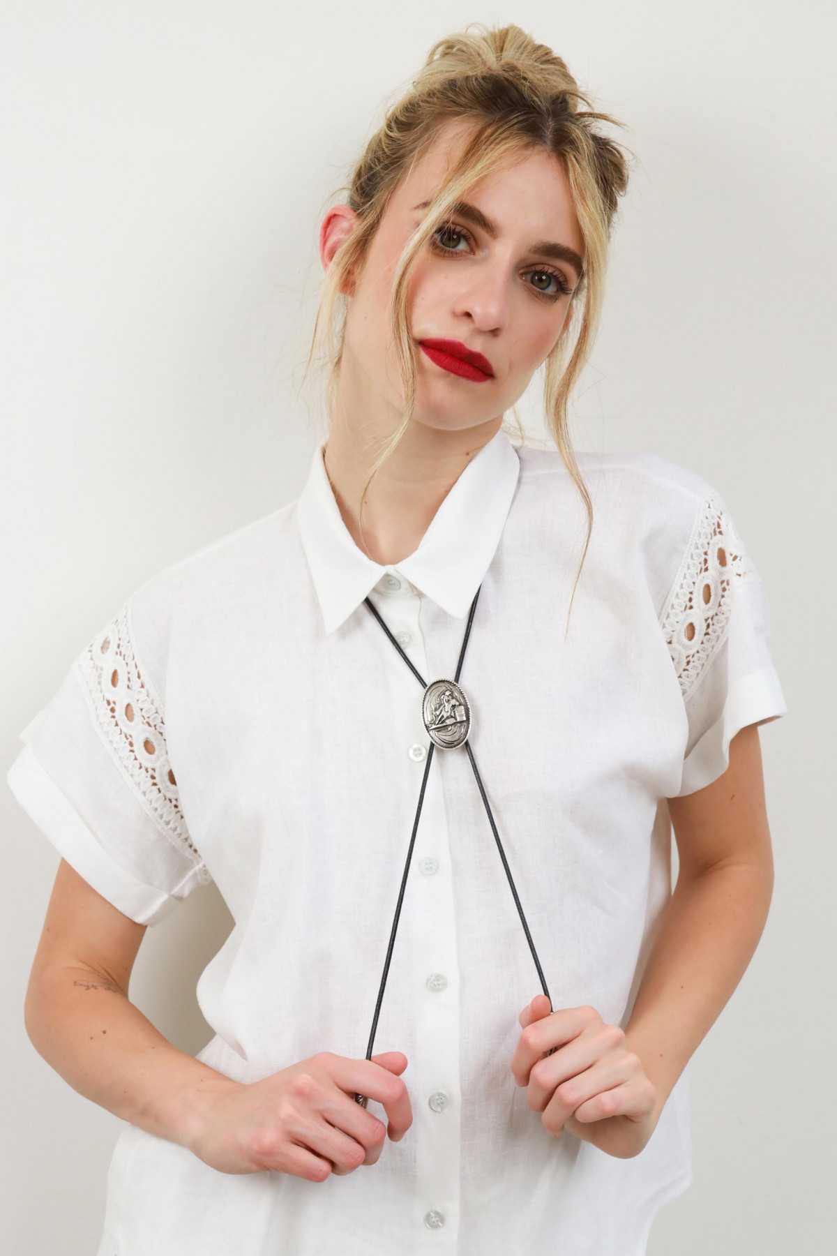 Tie/necklace