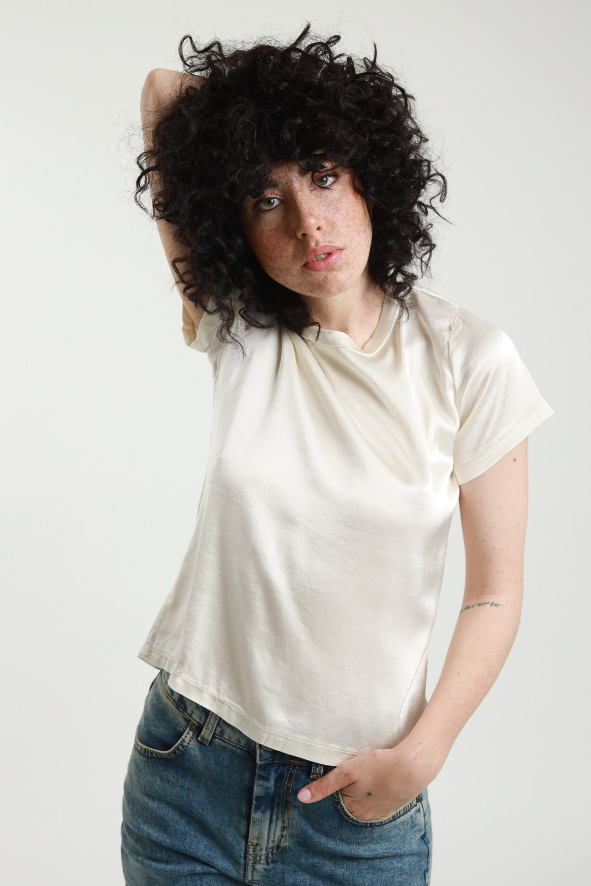 Short-sleeved blouse
