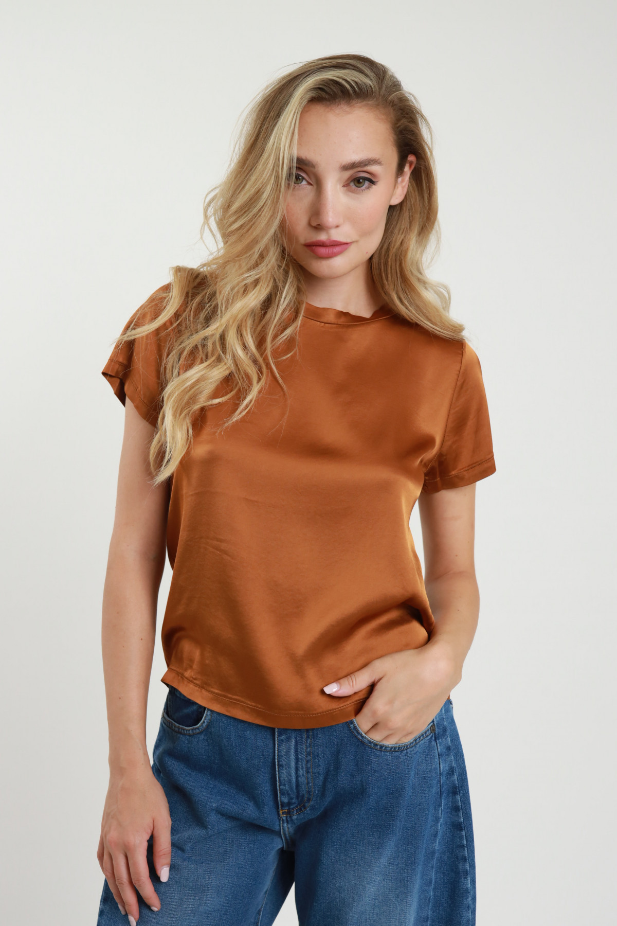 Blusa Maniche Corte