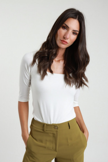 Square neckline shirt