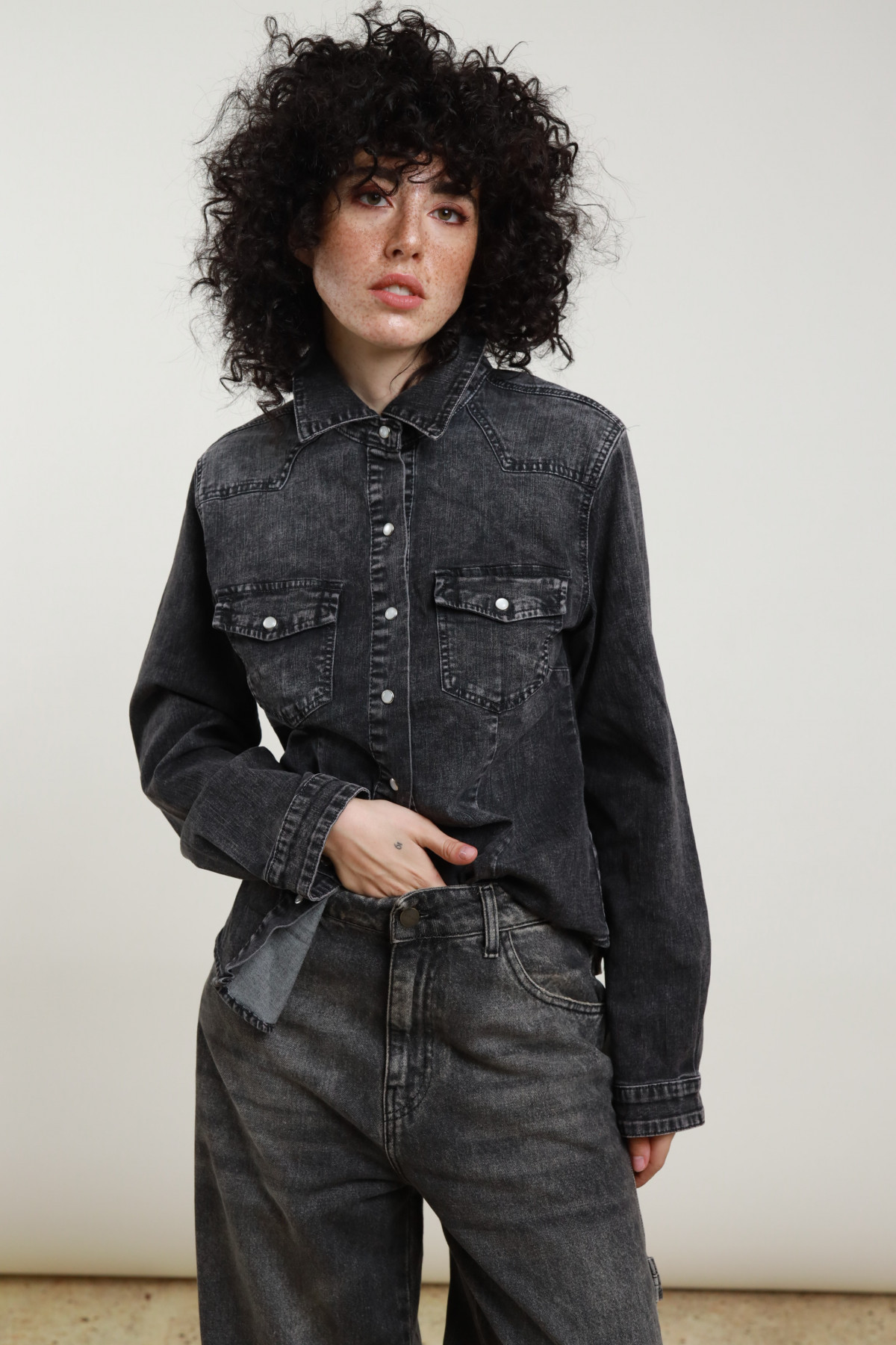 Camicia jeans 75%co 23%pl 2%ea