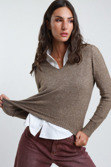 V -Neck Shirt V.