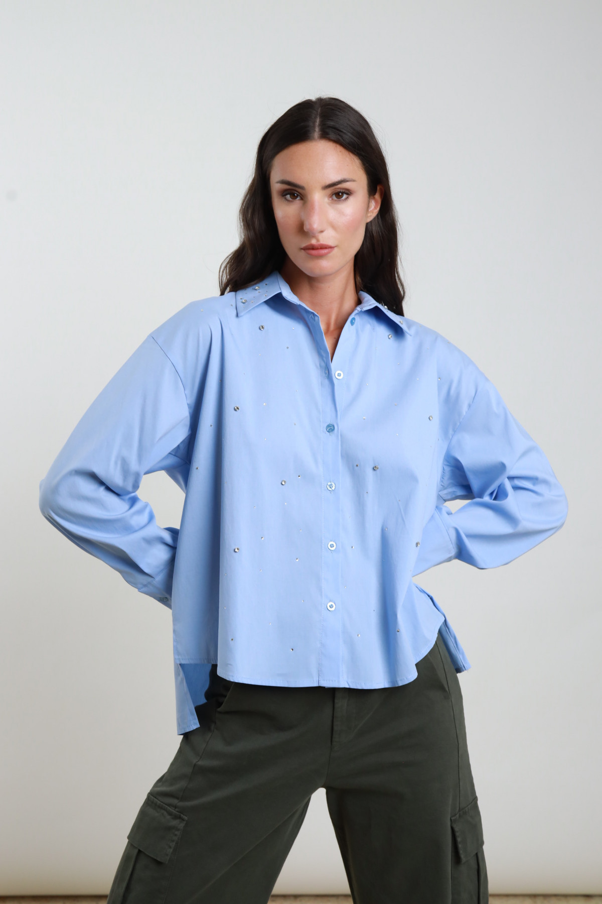 Camicia over c/applicazioni 70%co 26%pa 4%ea