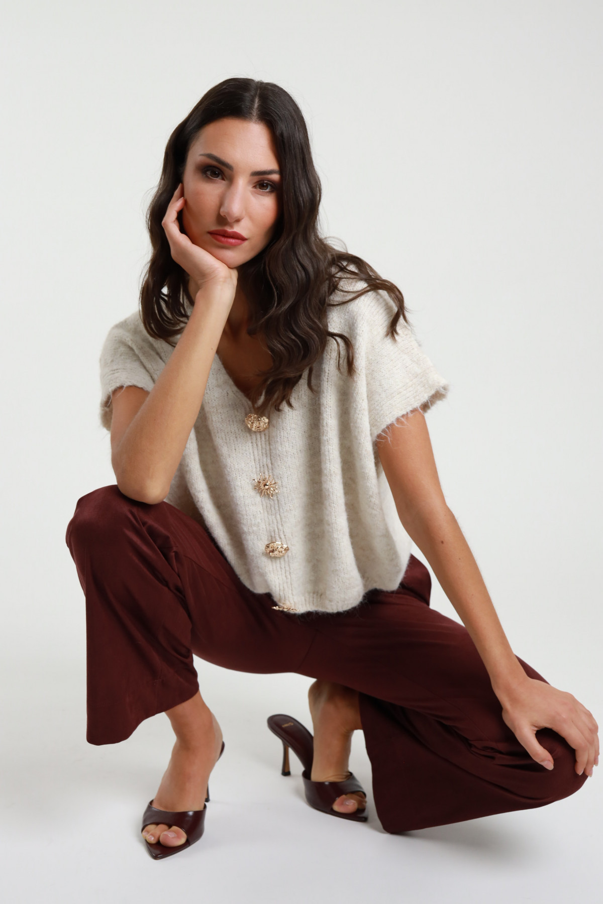 Strickjacke mit Juwelenknöpfen