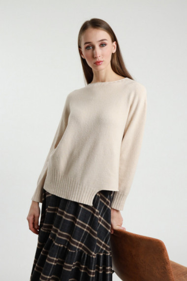 Pullover mit ausgestelltem Saum