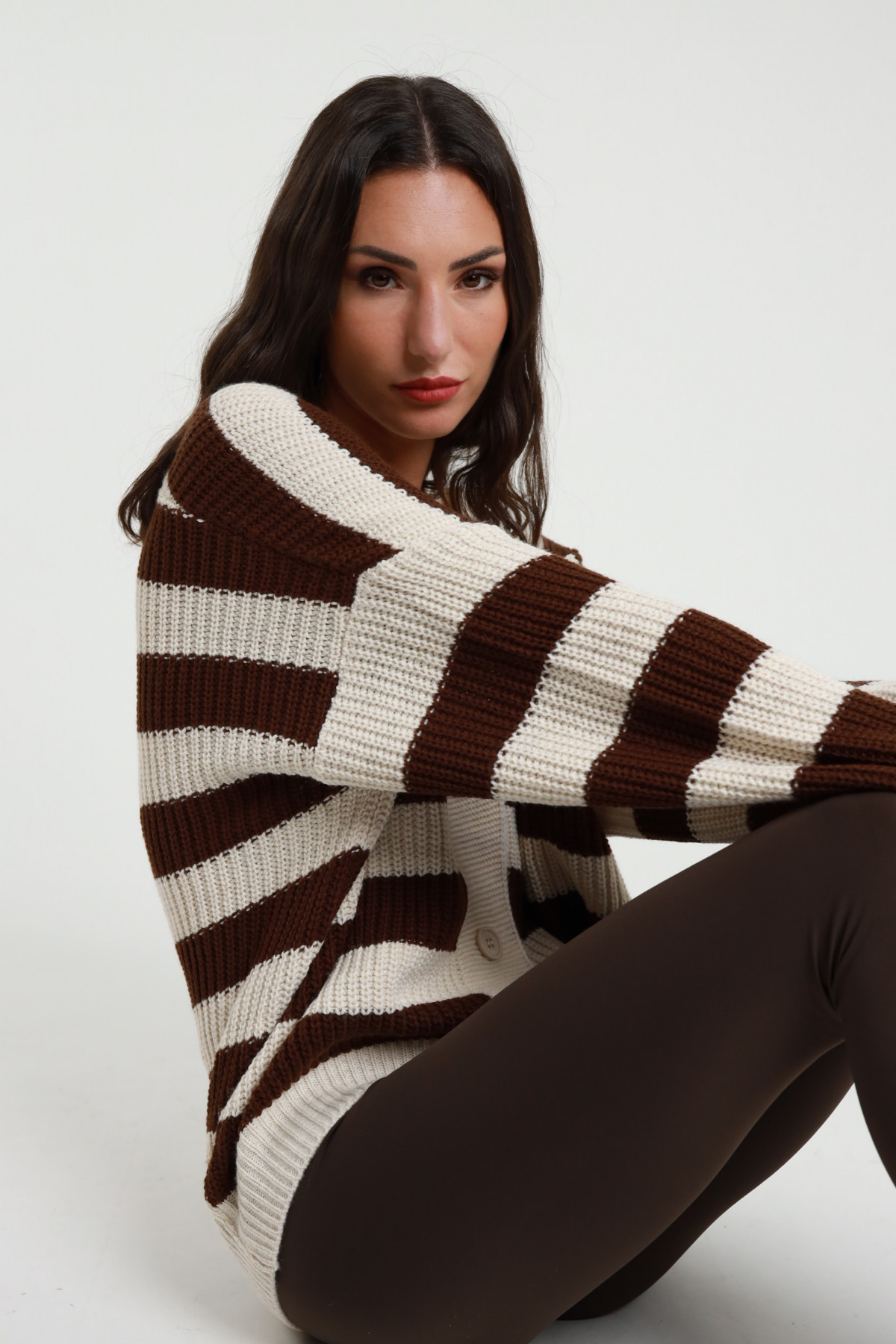 Cardigan Over Righe