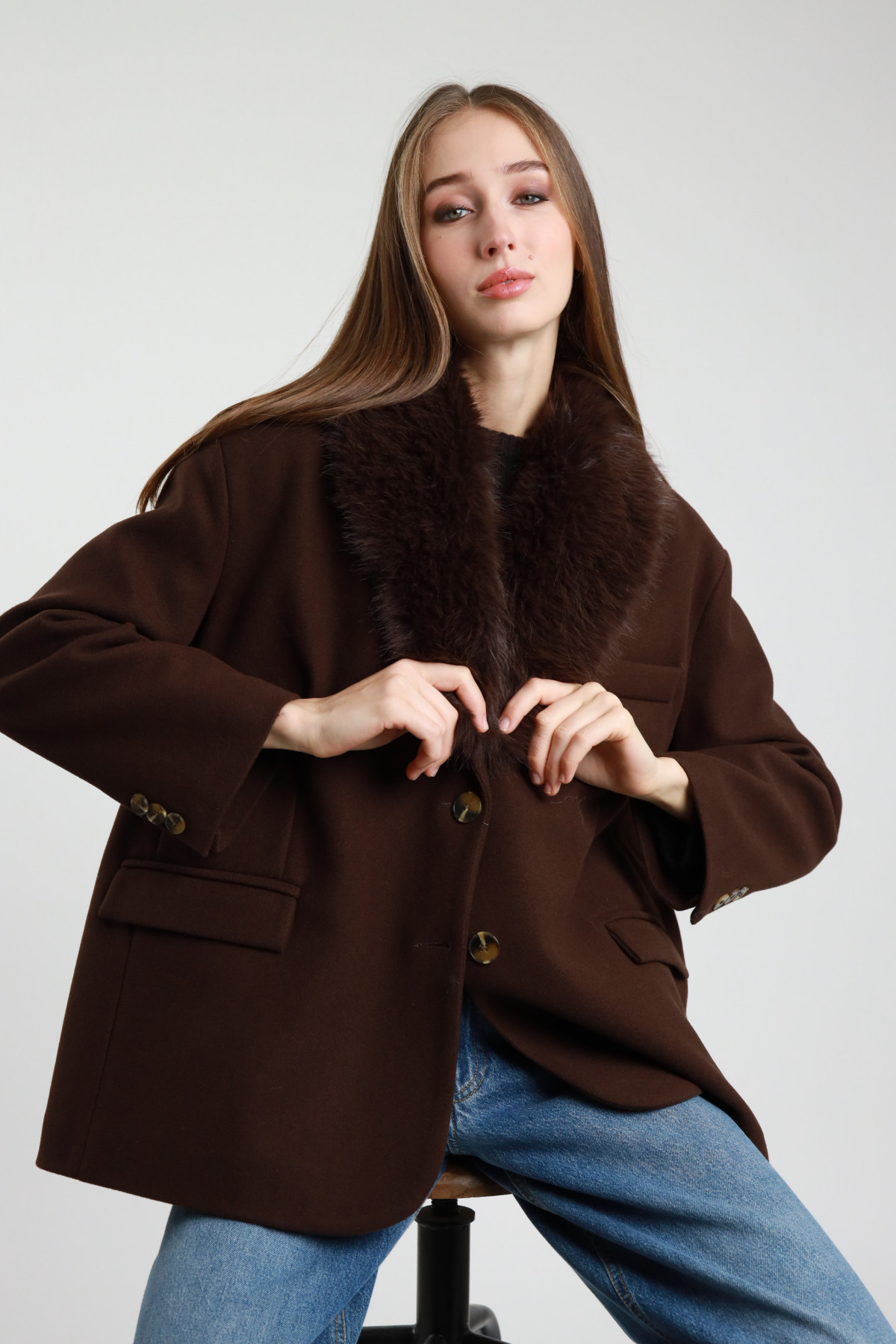 Übergroße Jacke mit Kunstpelzkragen