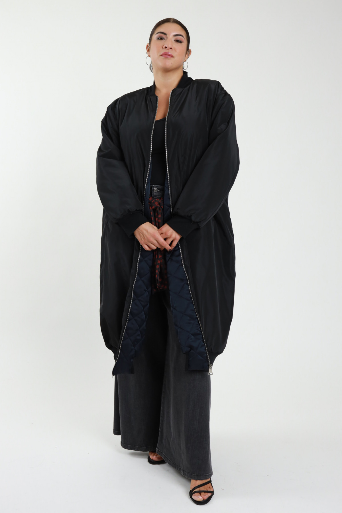 Susy Star – Langer Bomber