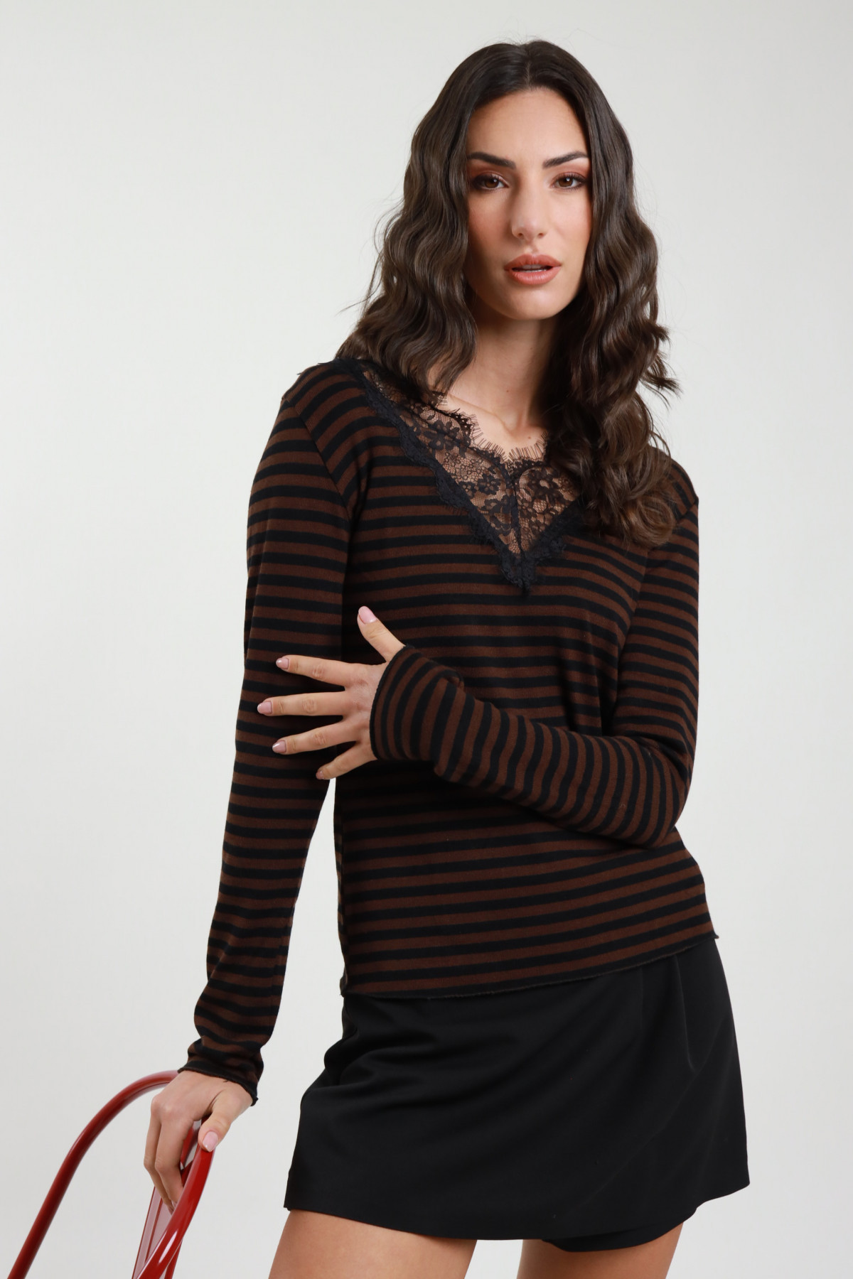 Gestreifter Pullover mit Spitze