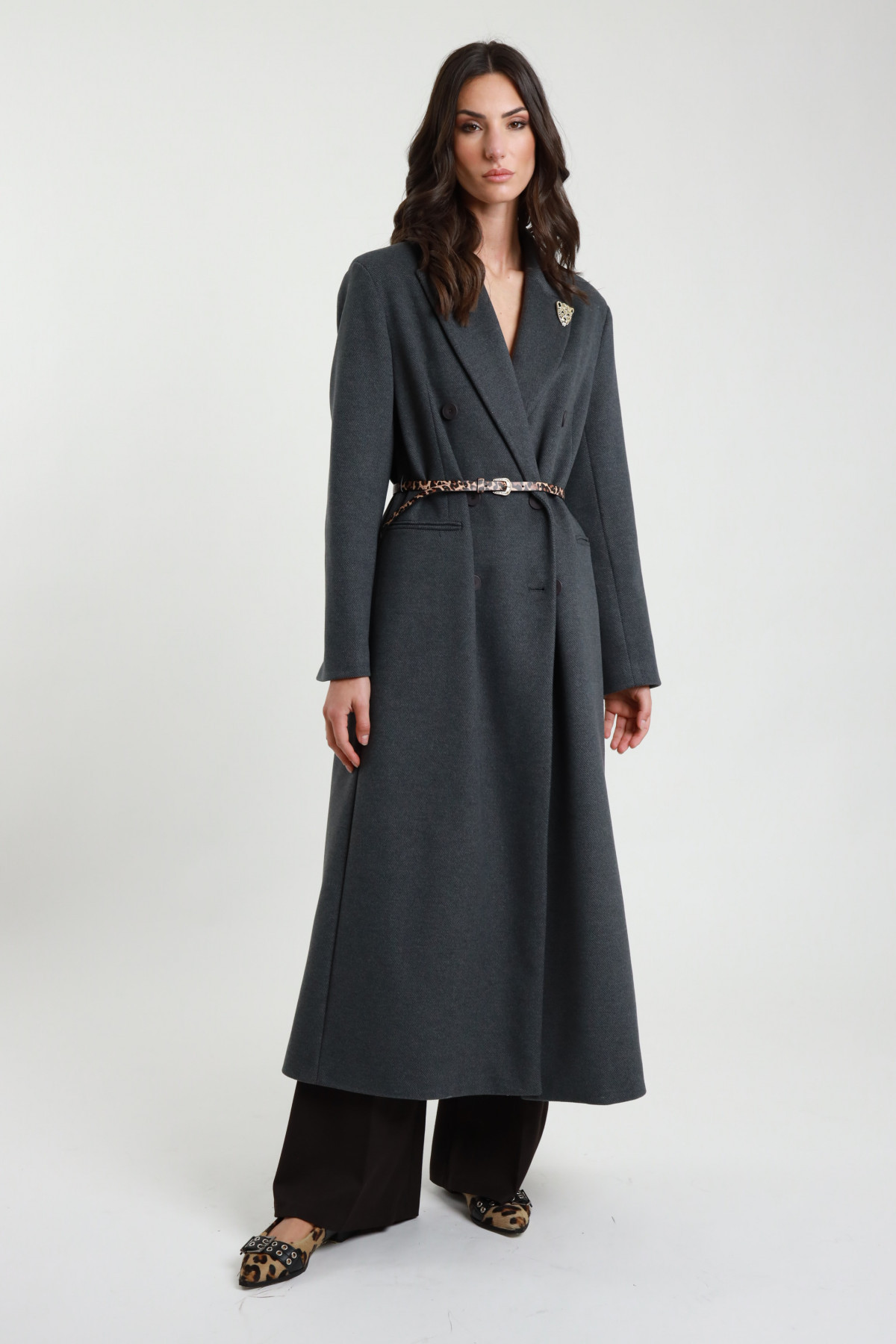 Cappotto Cintura e Spilla