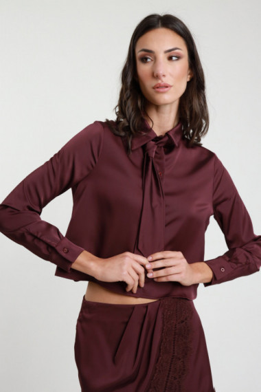 Camicia Crop con Cravatta