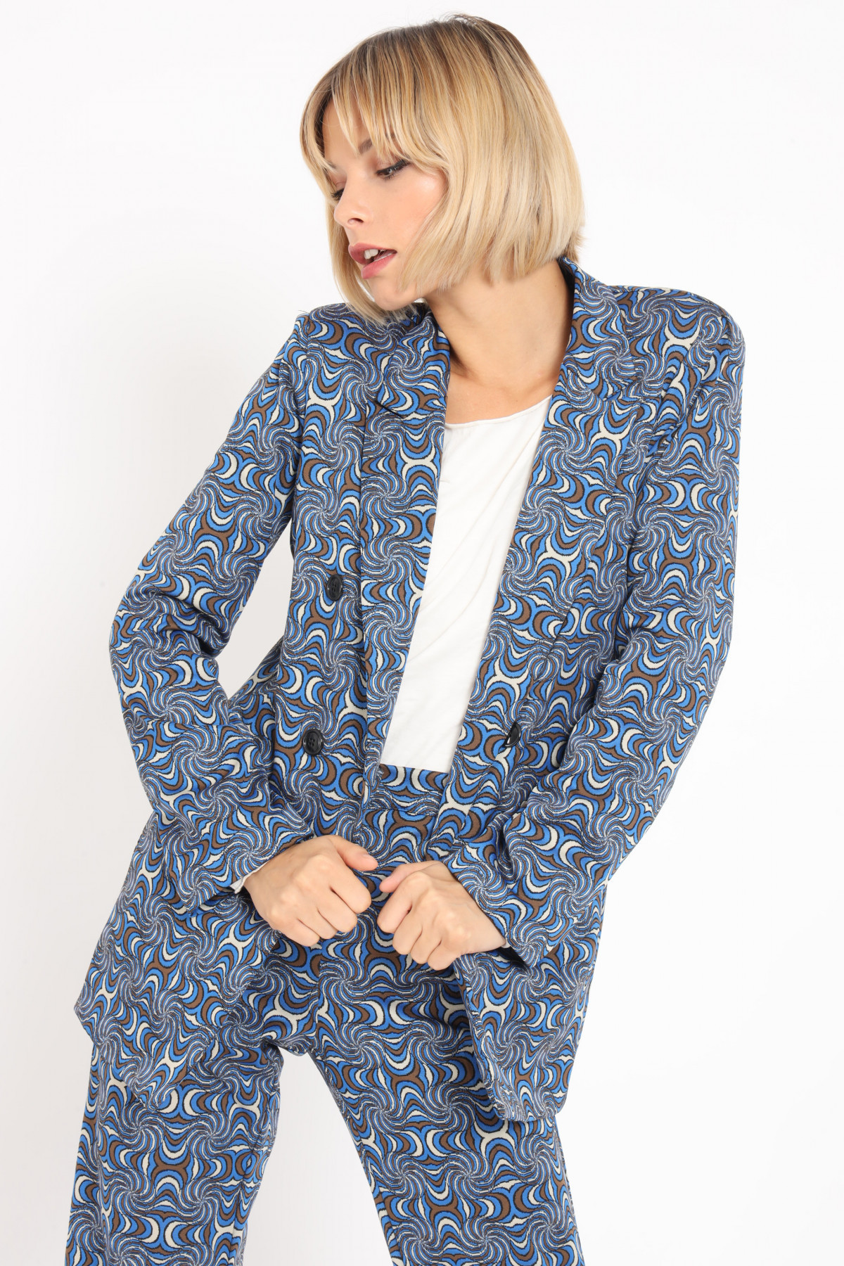 Jacket with Classic Revers in Optical Fantasy Print