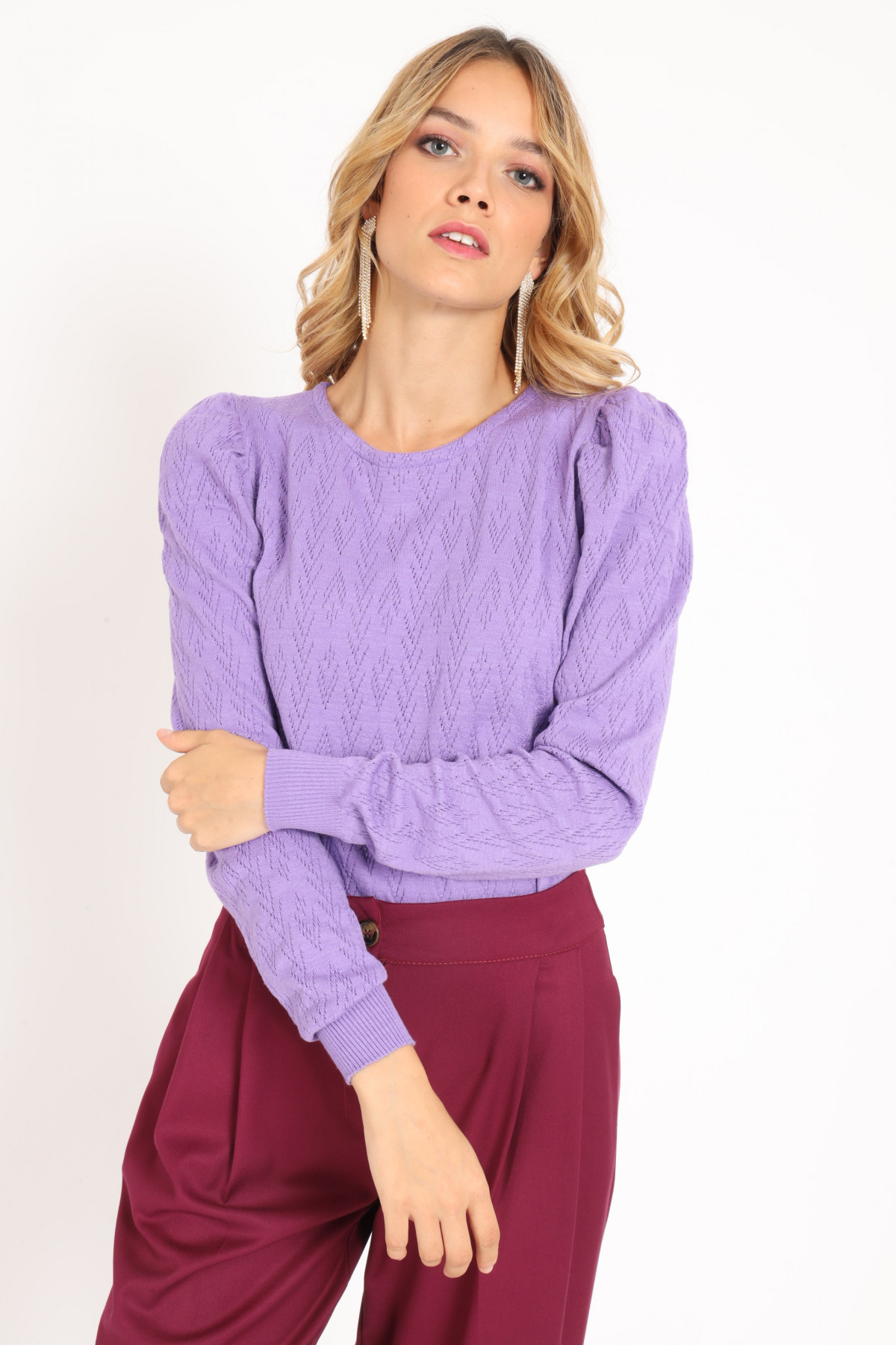 Lasered Crewneck Pull with Puff Sleeves