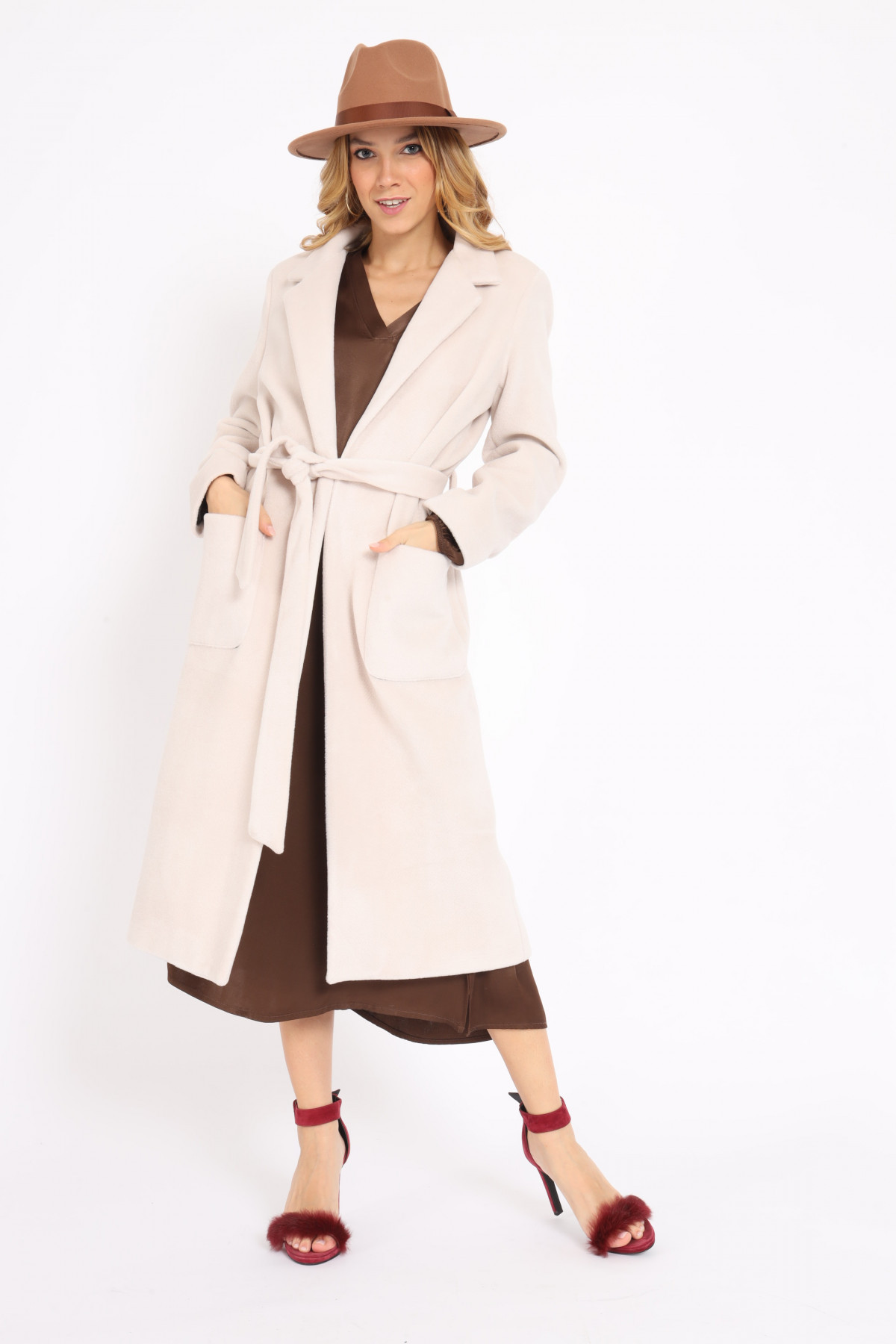 Coat with Classic Revers and Matching Belt