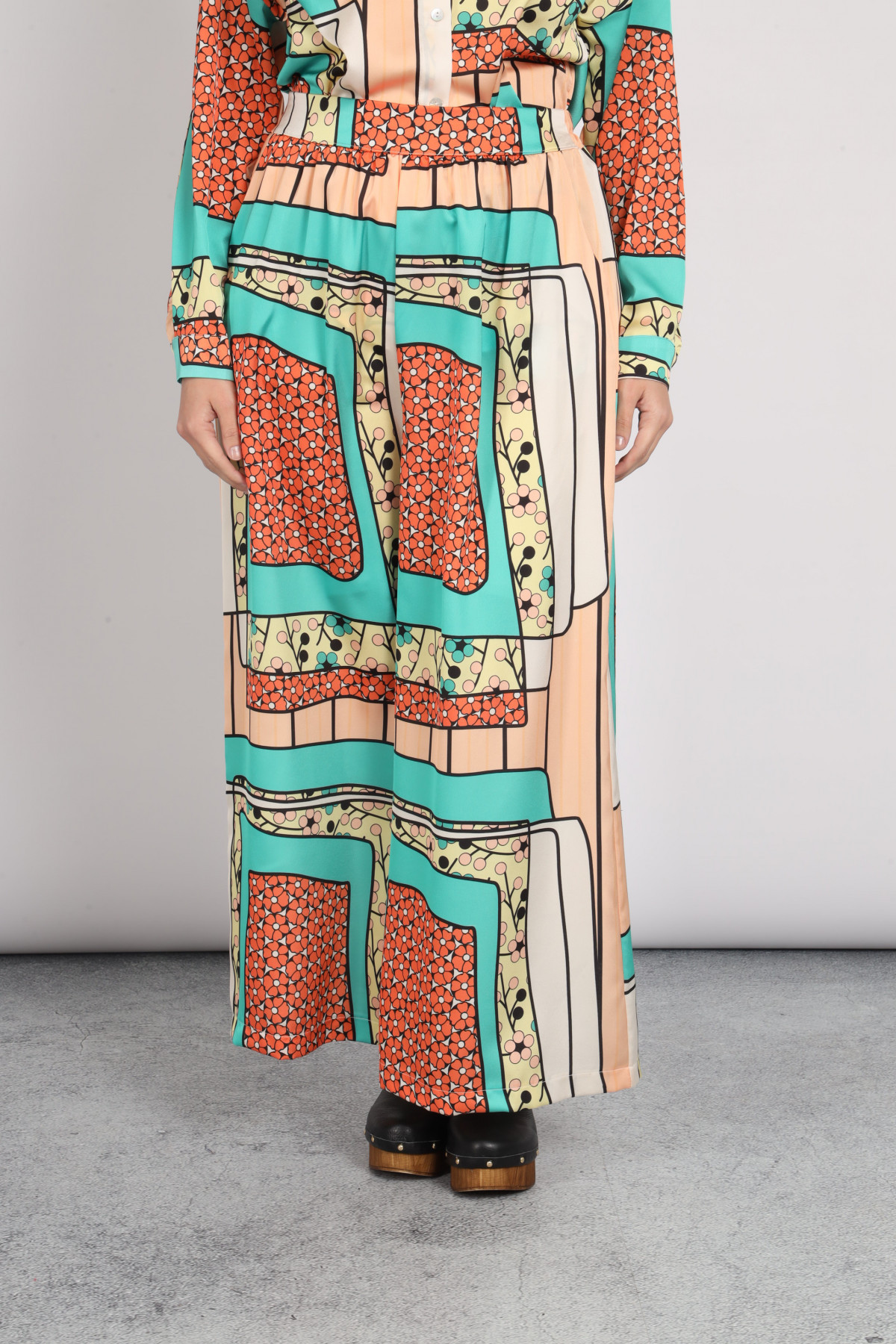 Patterned trousers