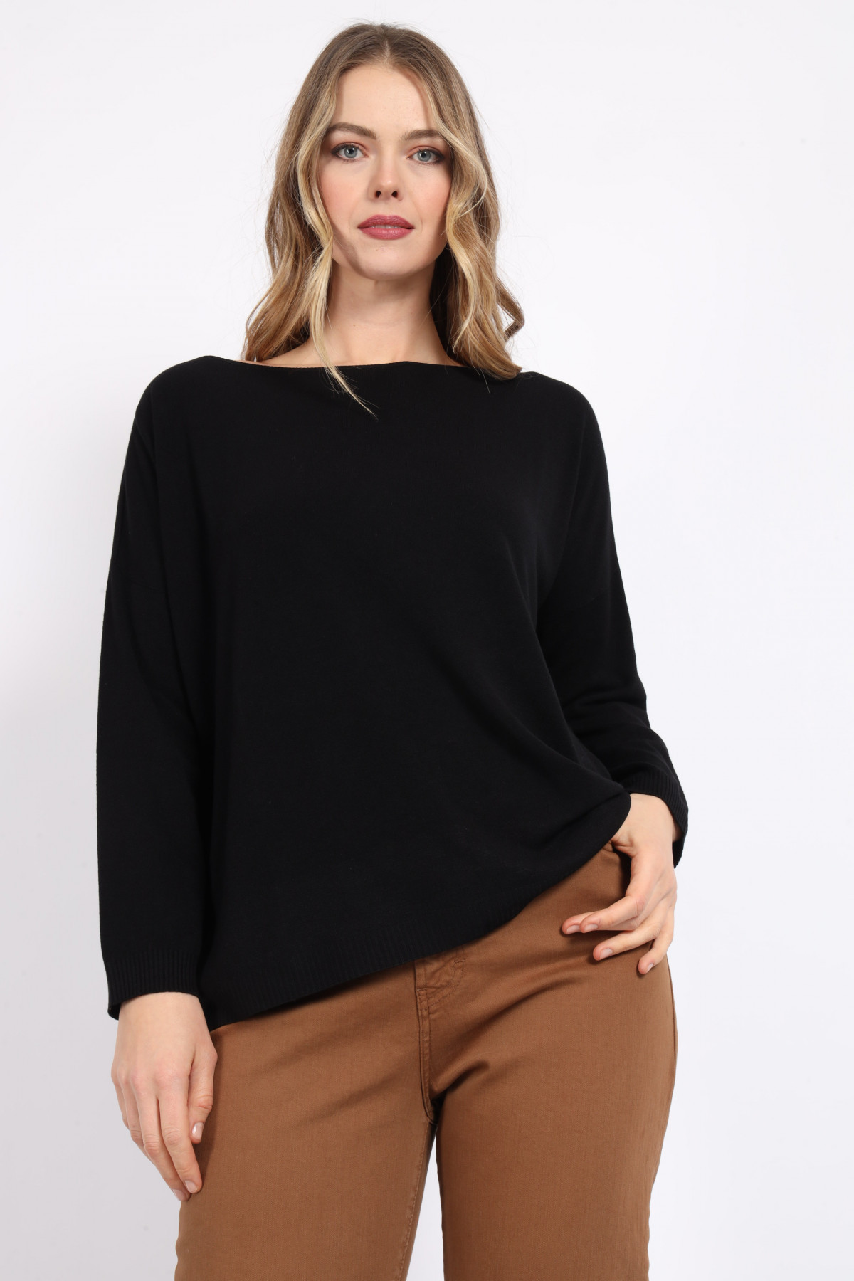 Boat neckline shirt