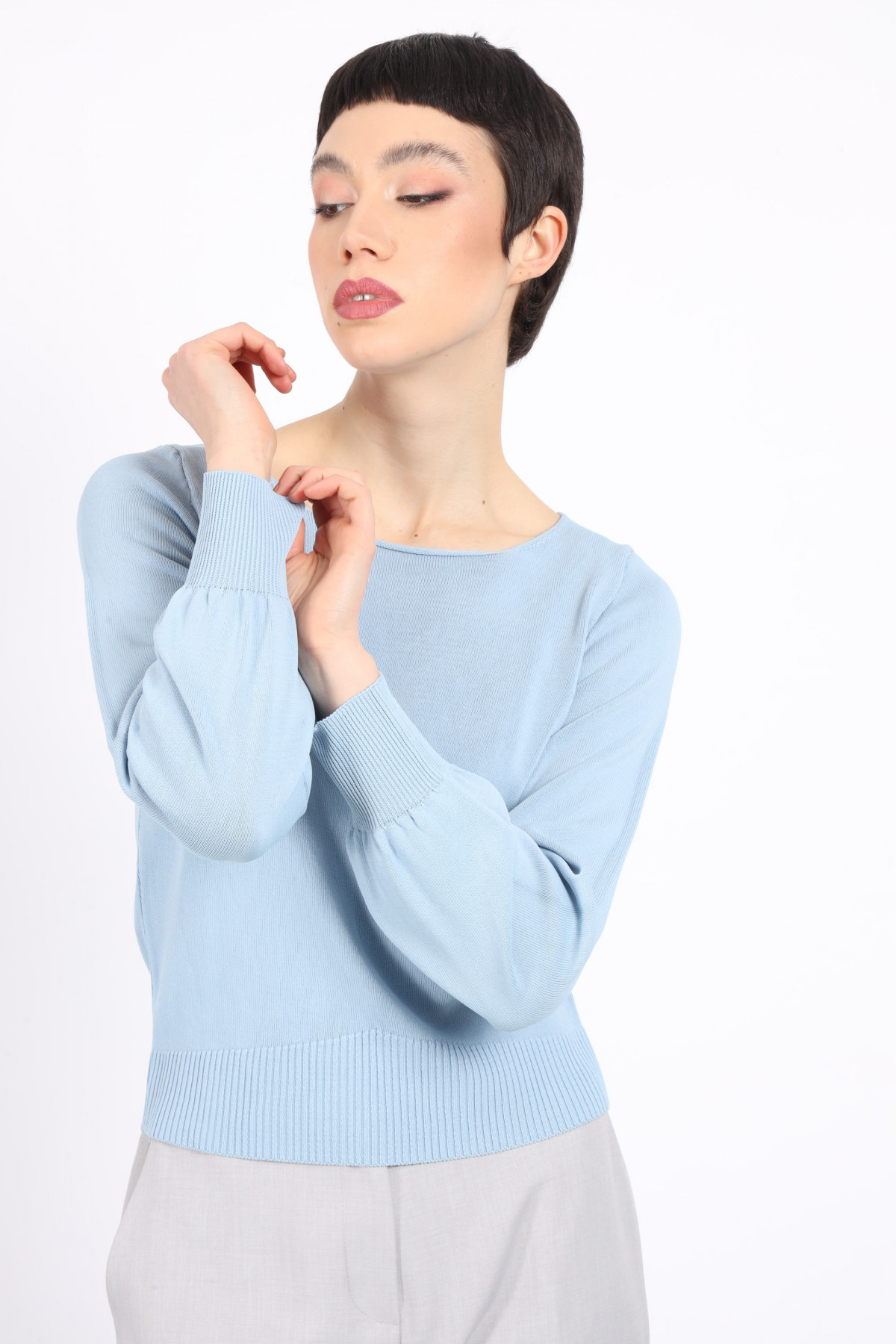 Round neck sweater