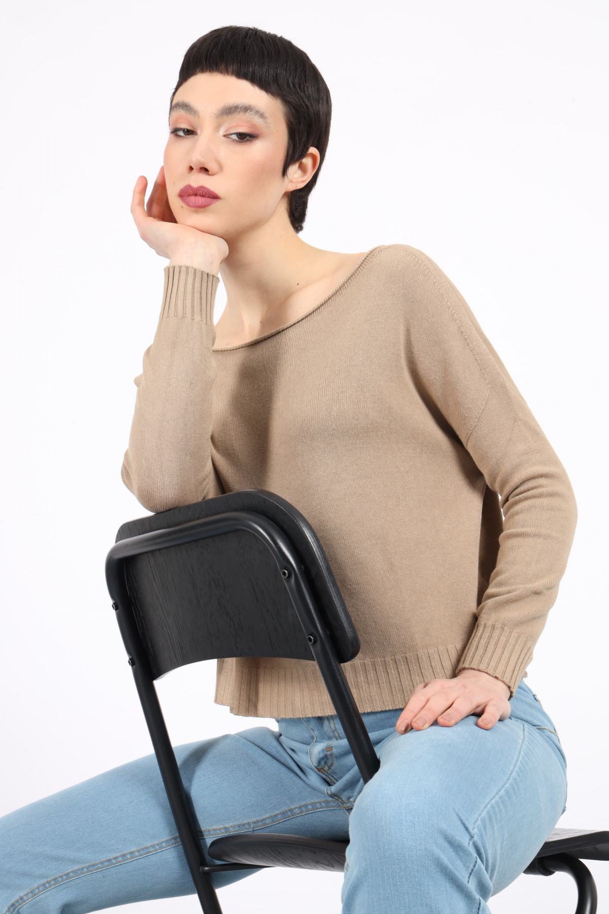 Boat neck sweater