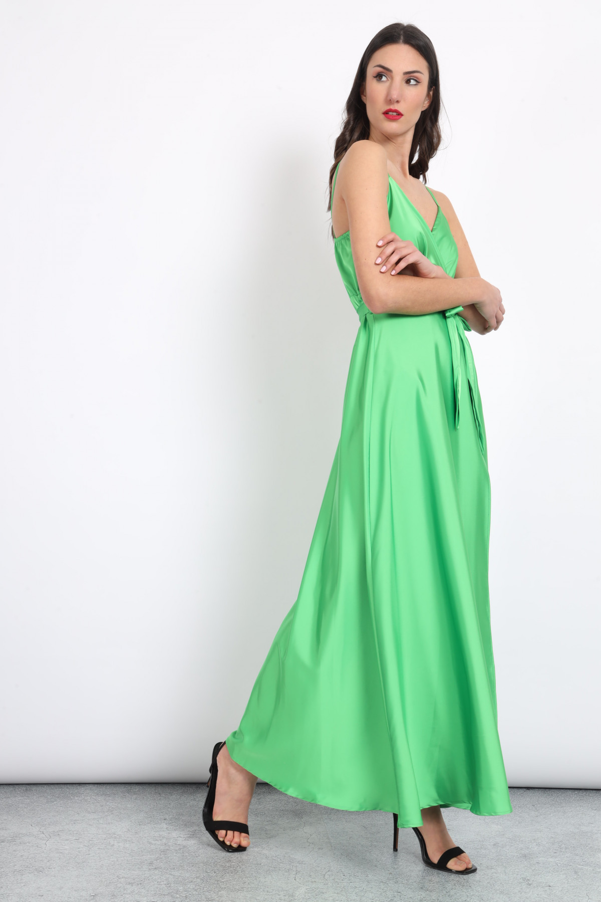 Langes Kleid mit Gürtel