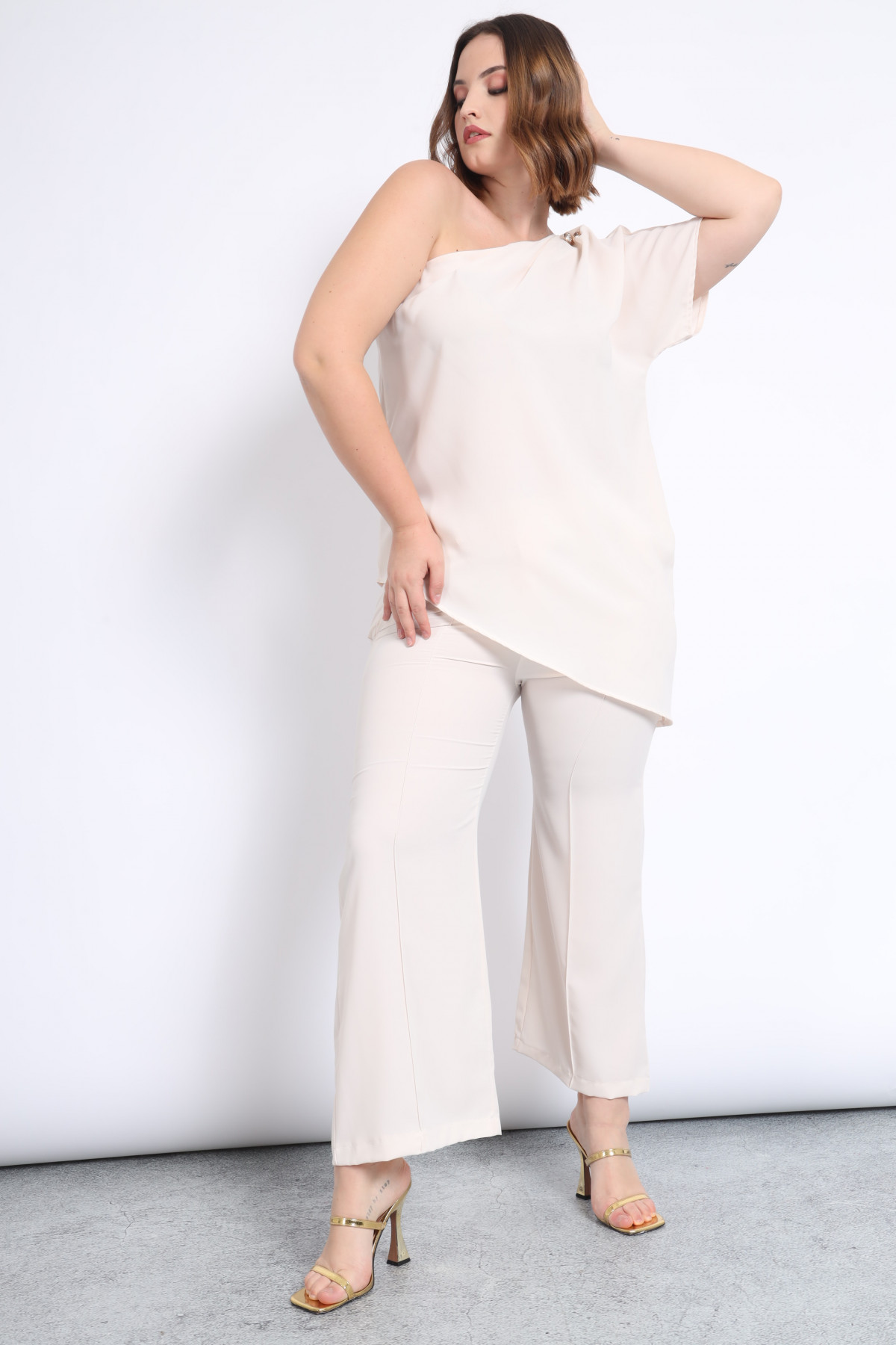 Complete T-Shirt And Pants