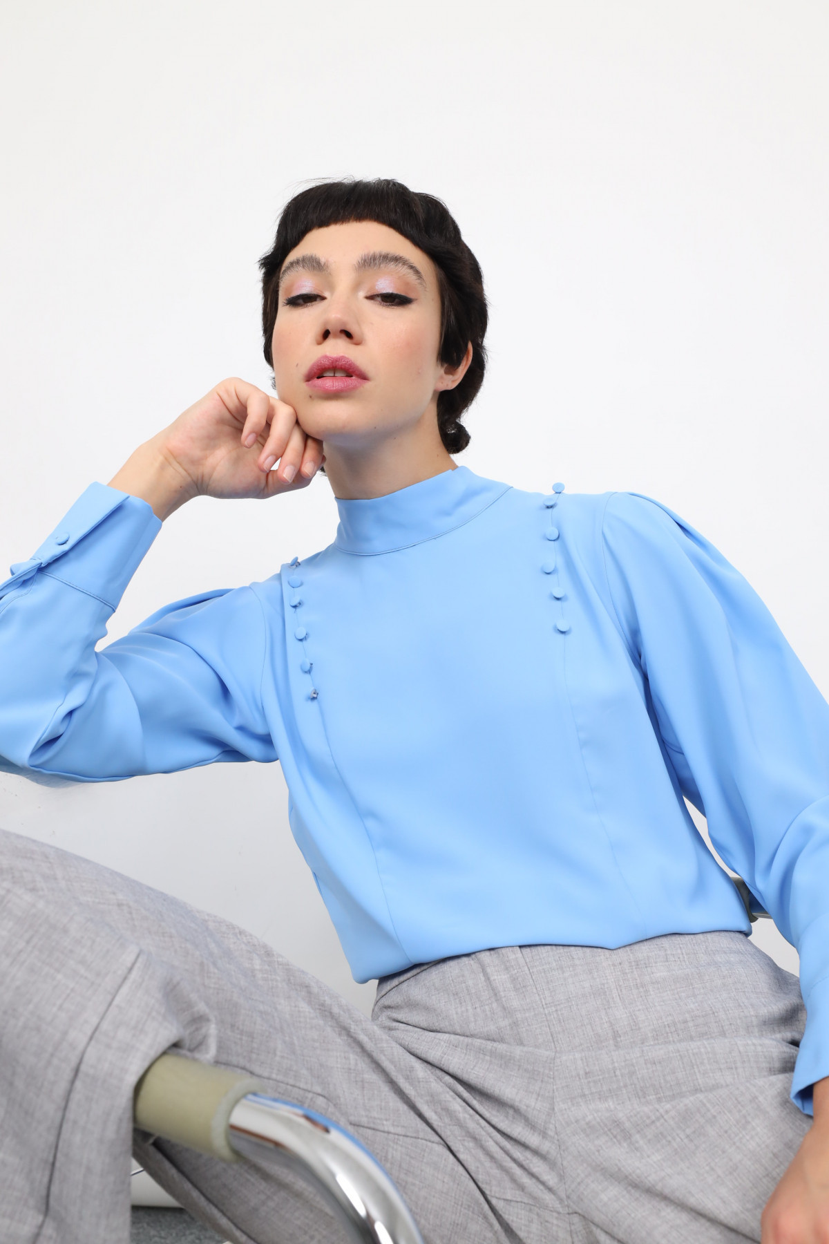 Bluse mit Knöpfen