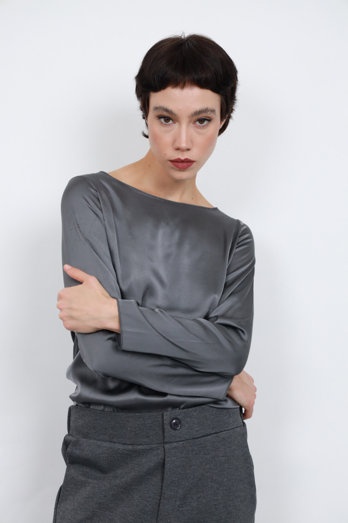 Bluse mit U-Boot-Ausschnitt