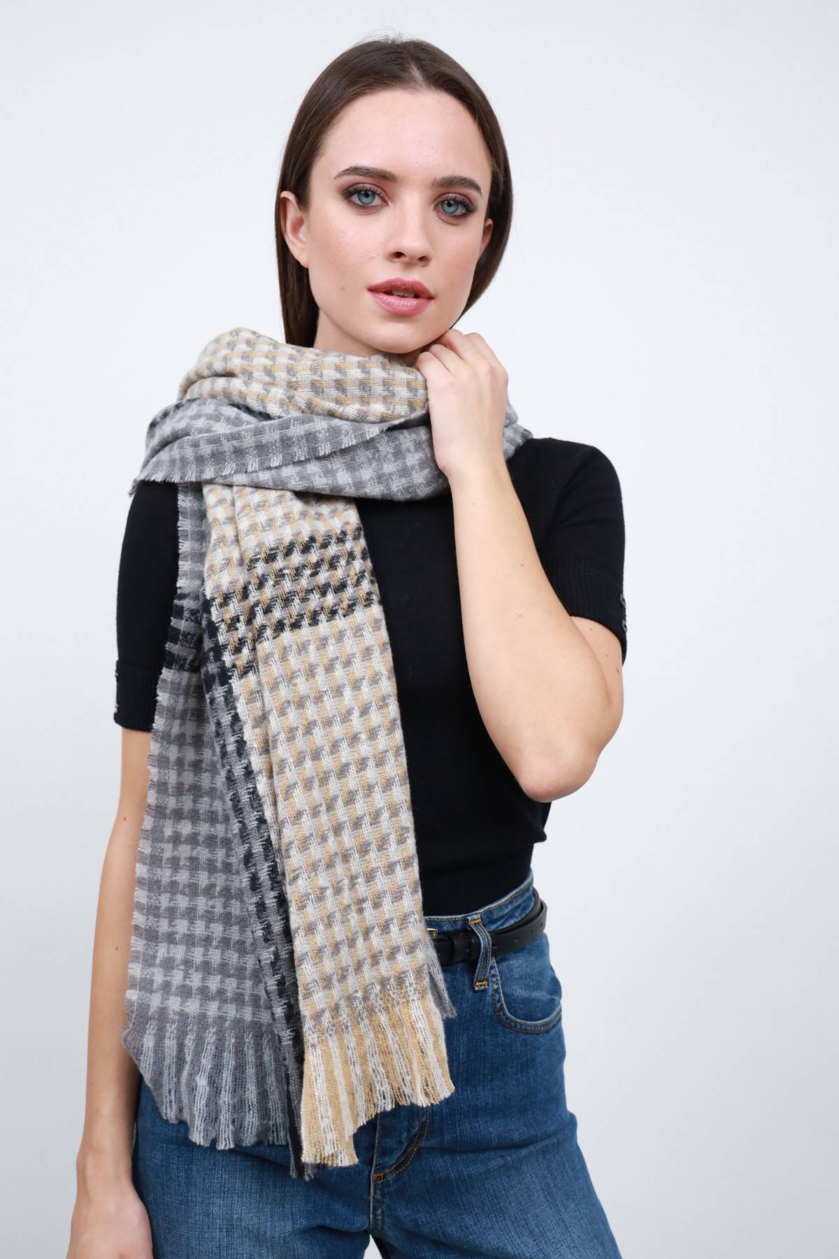 Scottish scarf
