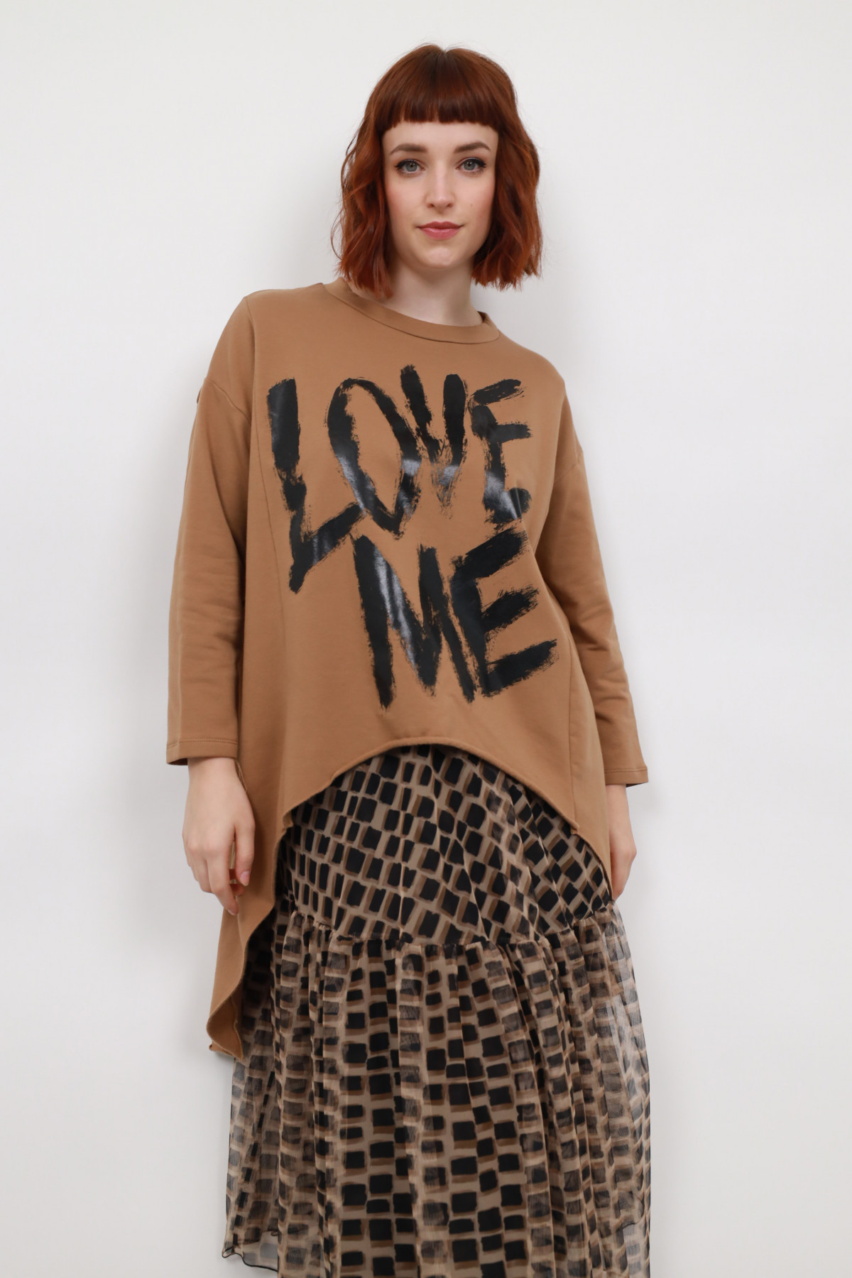„Love Me“-Sweatshirt