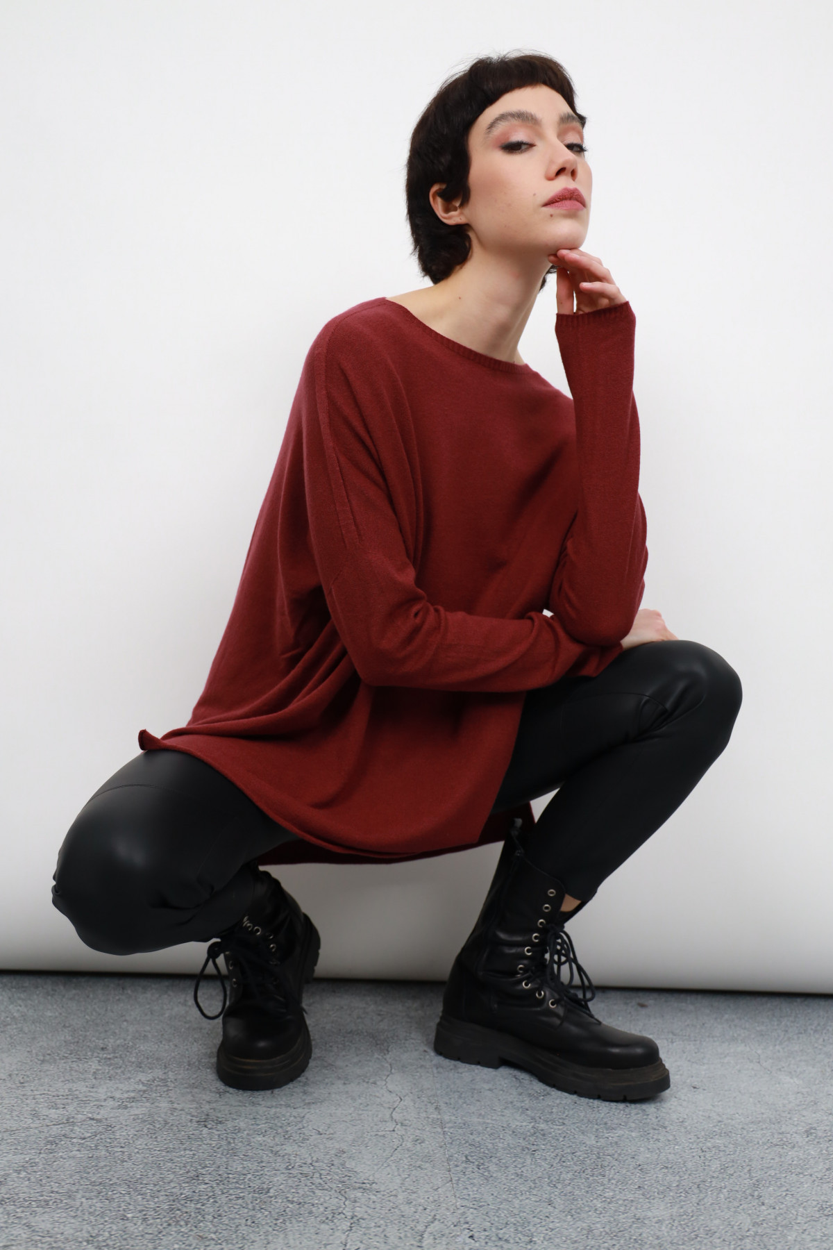 Ausgestellter Pullover mit Rundhalsausschnitt