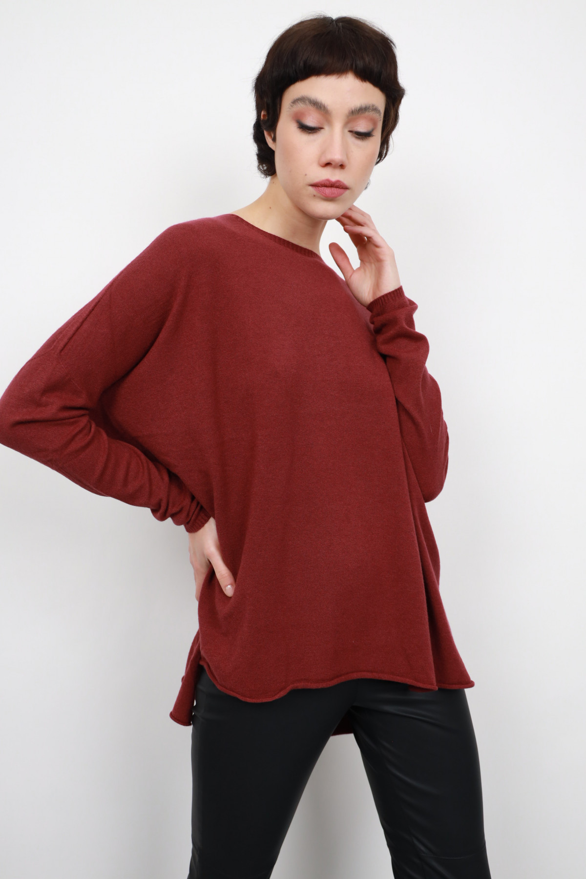 Ausgestellter Pullover mit Rundhalsausschnitt