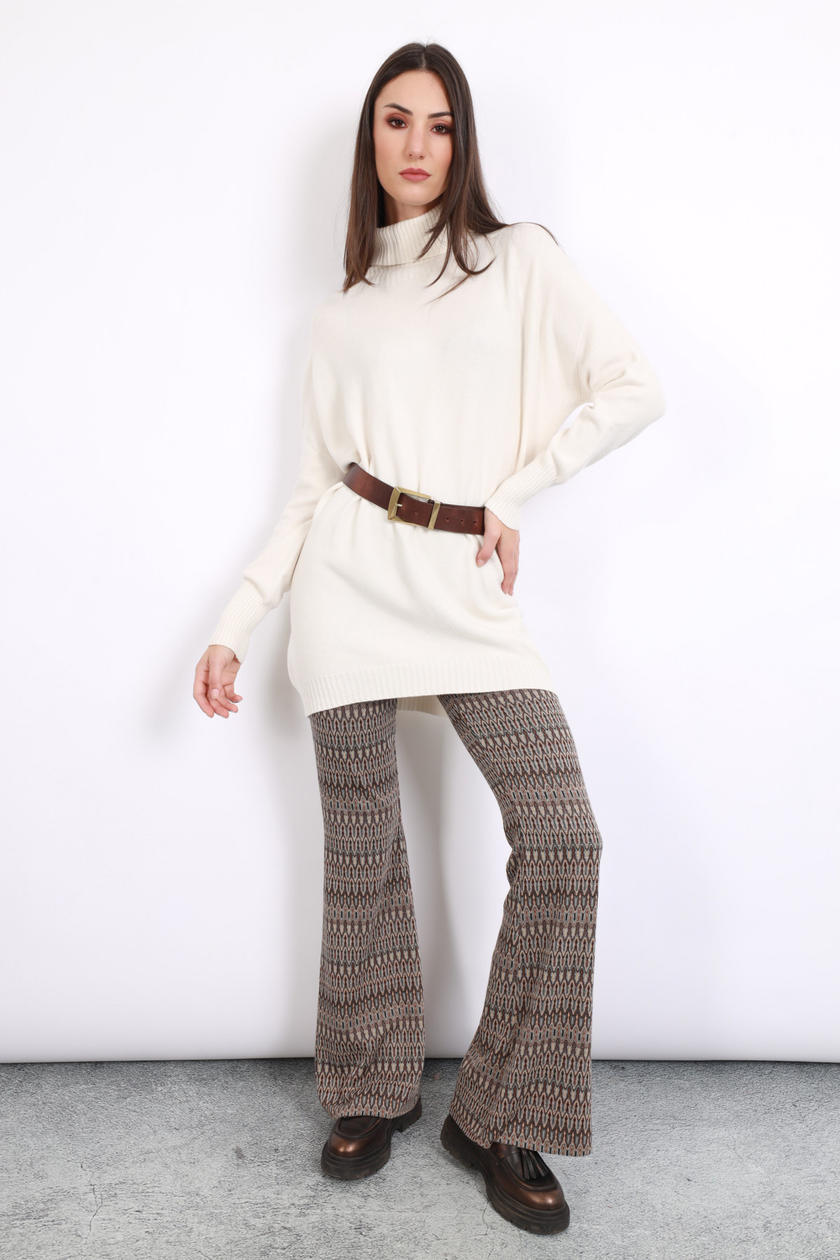 Hochgeschlossenes Kleid