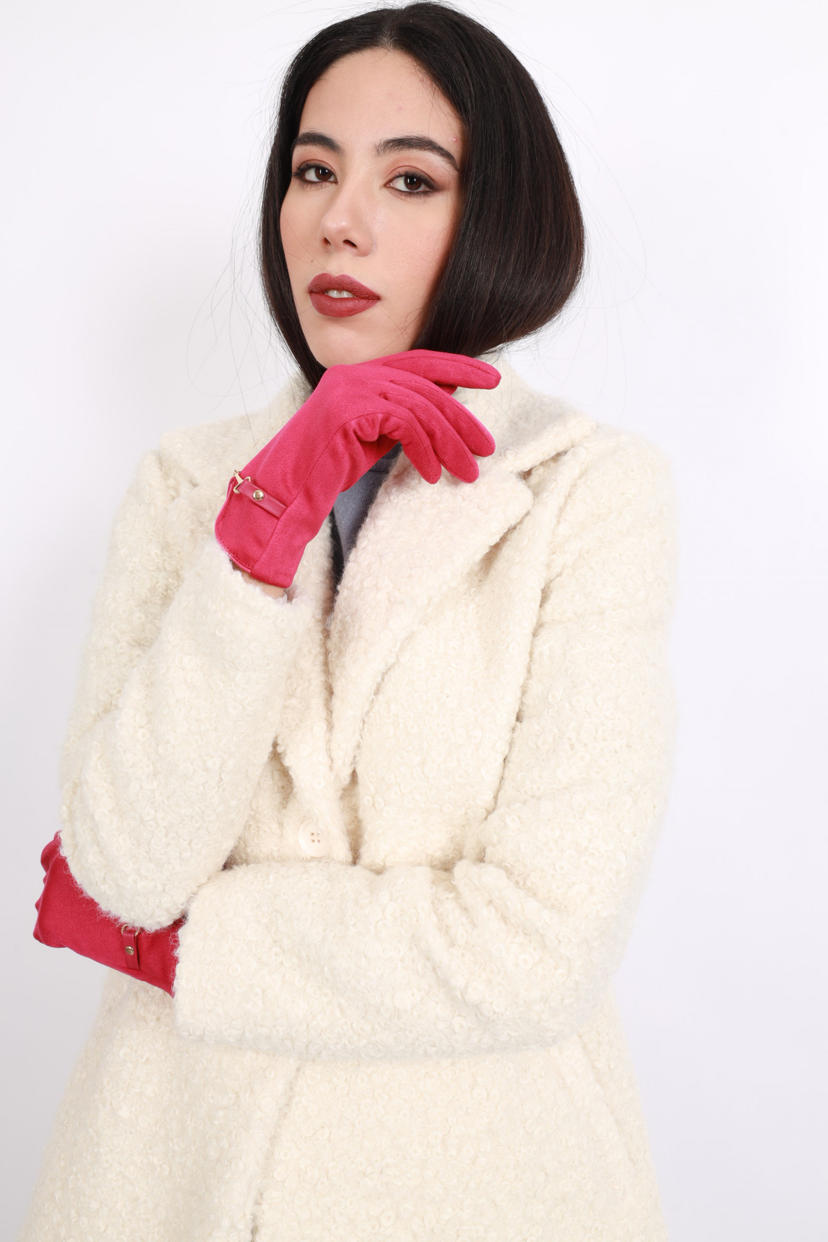 Gloves With Buckle