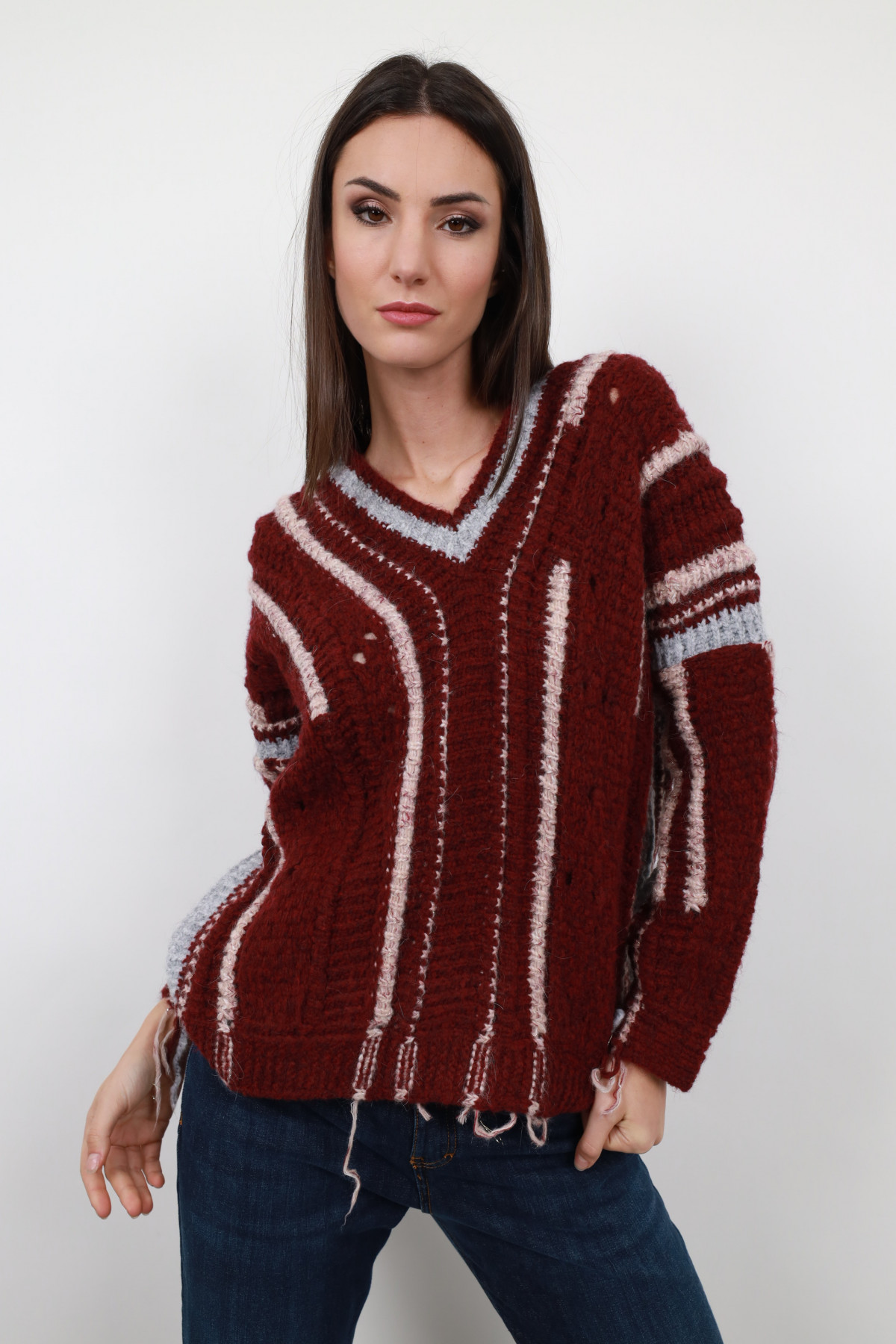 Zweifarbiger Pullover mit Fransen