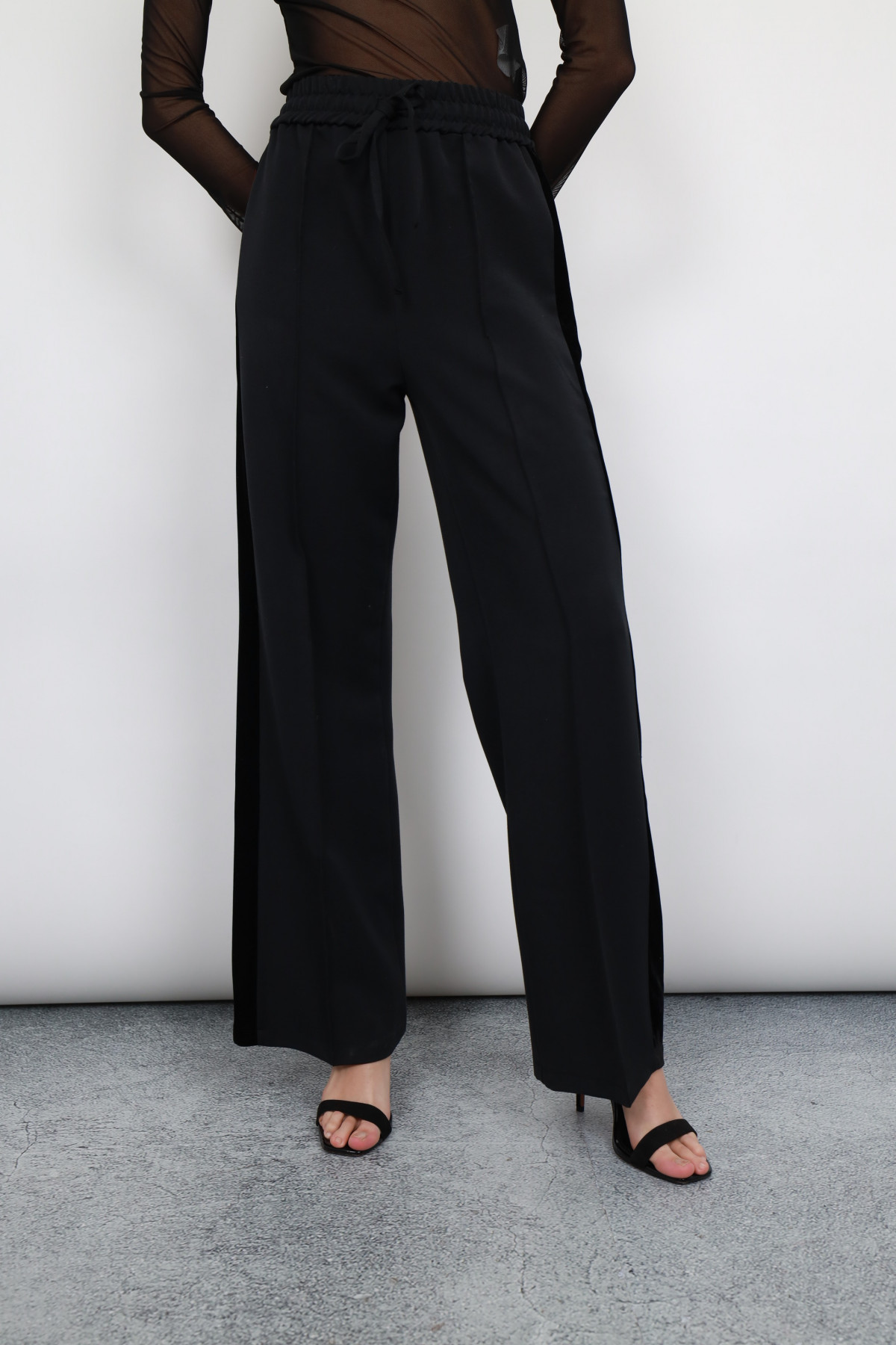 Drawstring trousers