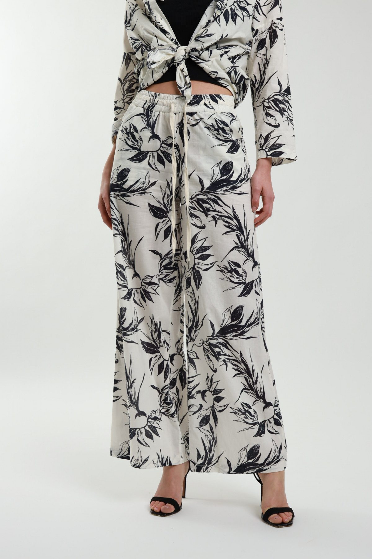 Trousers With Flower Print