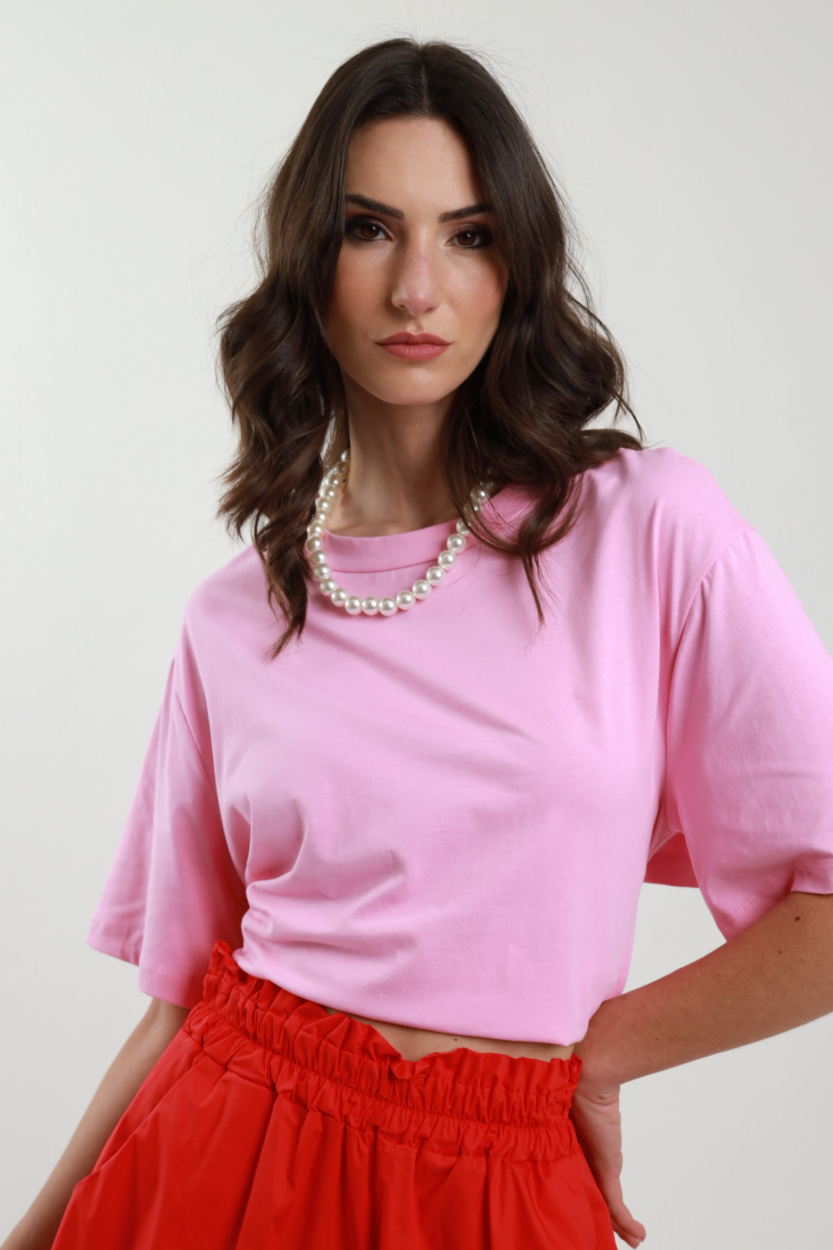 Oversized T-Shirt With Pearl Necklace